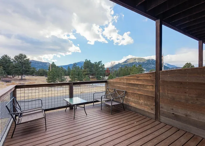 Coyote Mountain Lodge