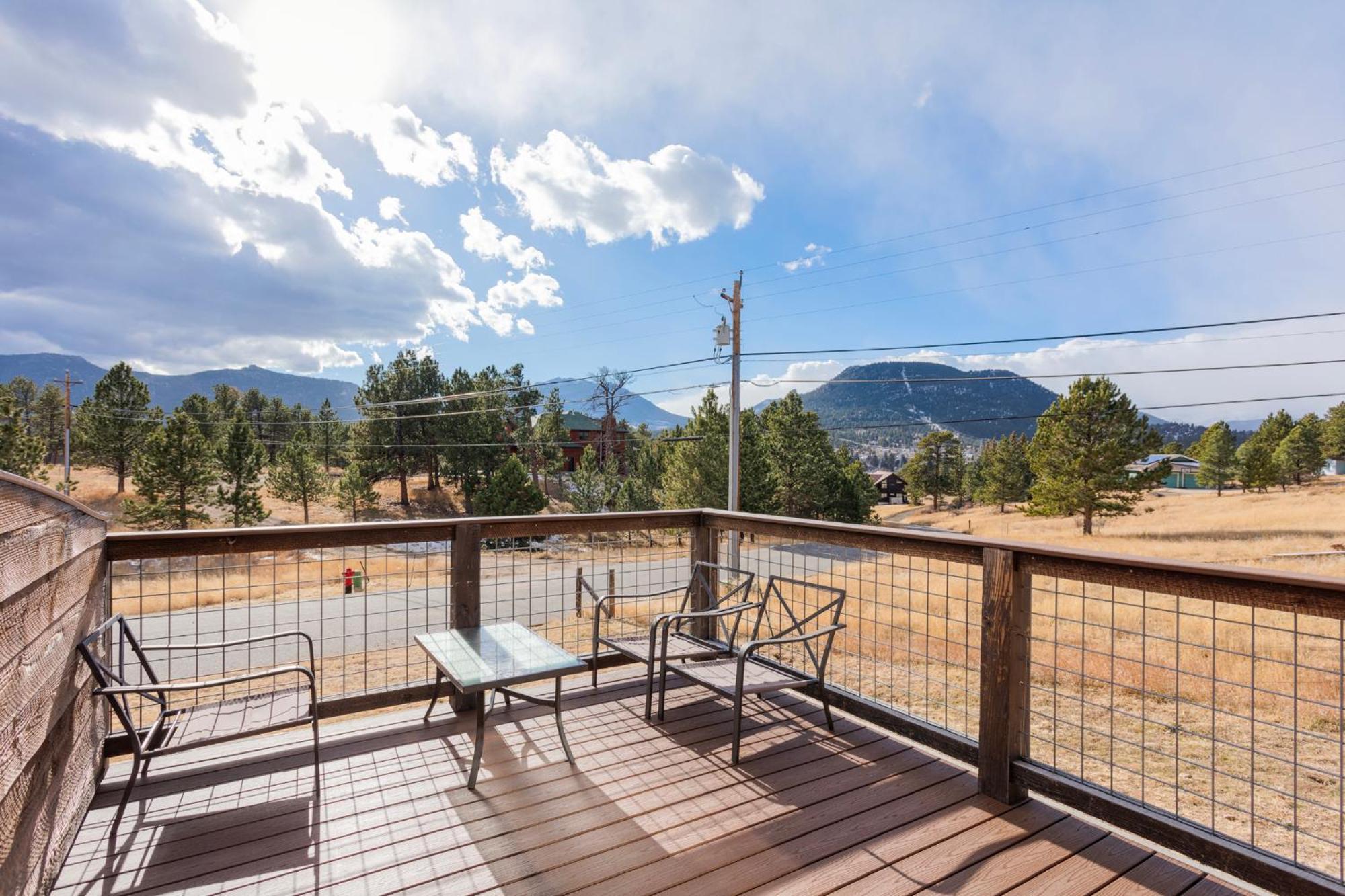 Lodge Coyote Mountain